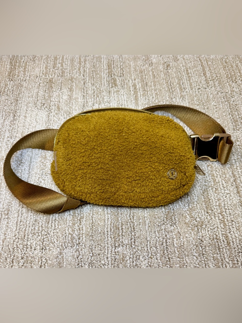 Lululemon Everyday Sherpa Fleece Crossbody Belt Bag (burnt caramel)